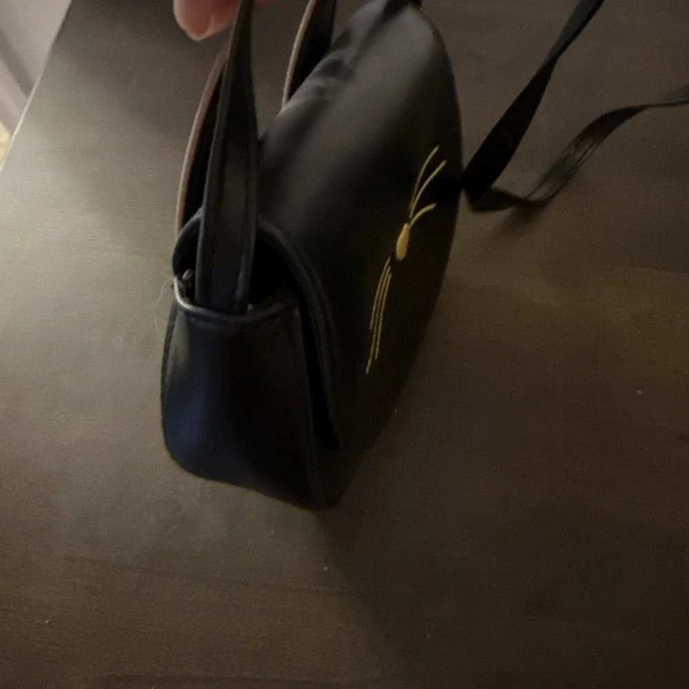 black kitty shaped crossbody purse‎ 6x5